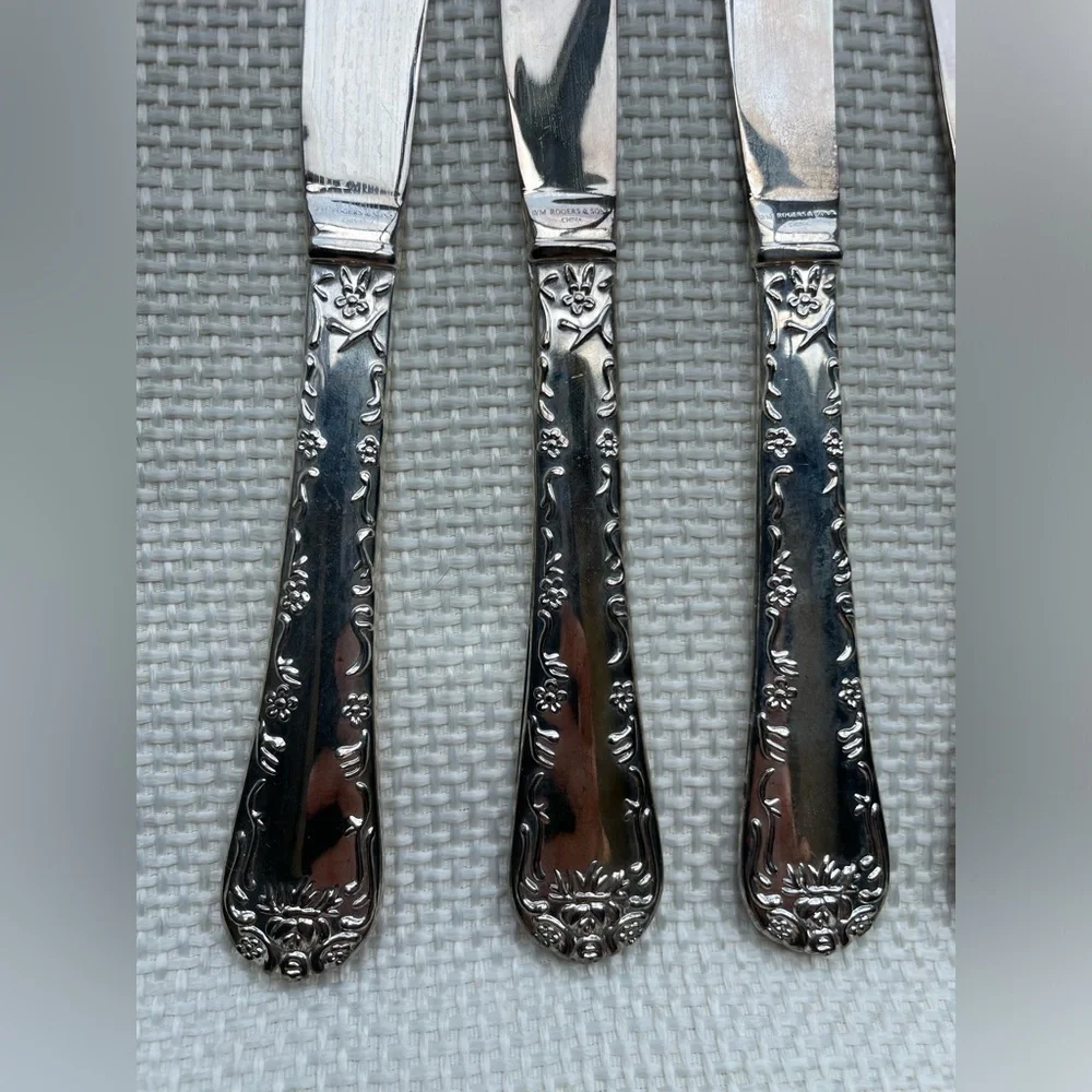 WM Rogers Silverplate set of 6 knives Enchanted Rose design